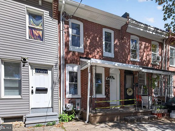 2nd image of 1629 W 3rd St