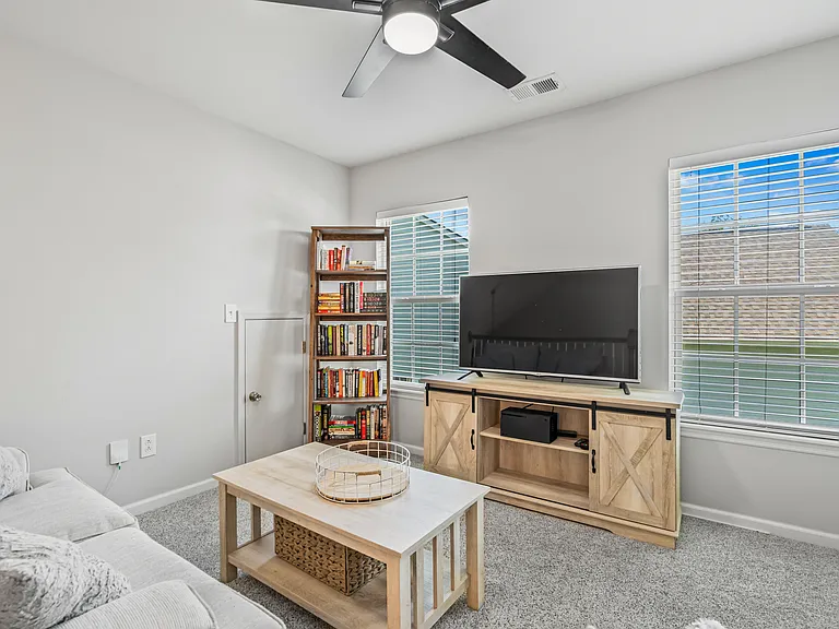 706 Beverly Dr — Photo 41