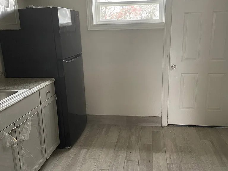 815 W Buford St — Photo 12