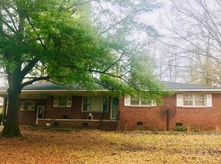 414 Beechwood Cir, Greenwood, SC 29646