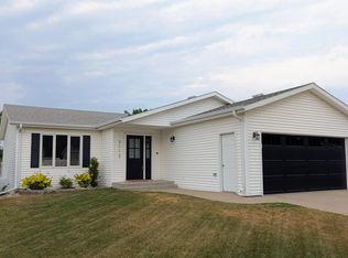 3112 Stonewall Dr, Bismarck, ND 58503