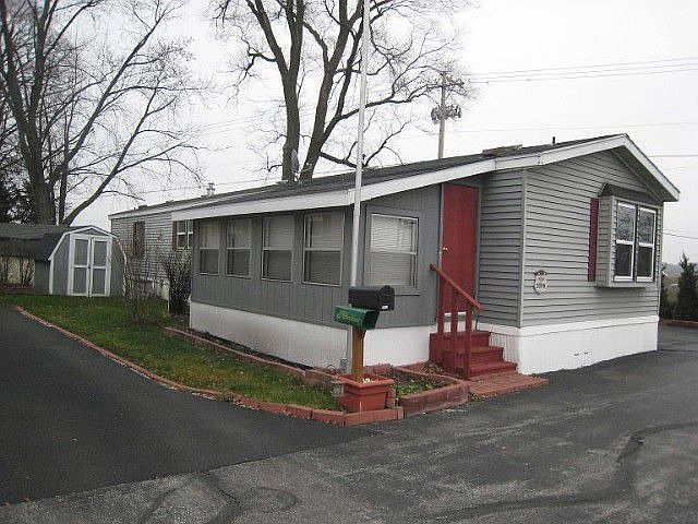1st image of 32515 N West Ln