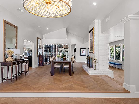 3rd image of 1987 Maple Glen Rd