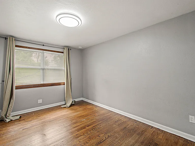251 Franklin Dr — Photo 13