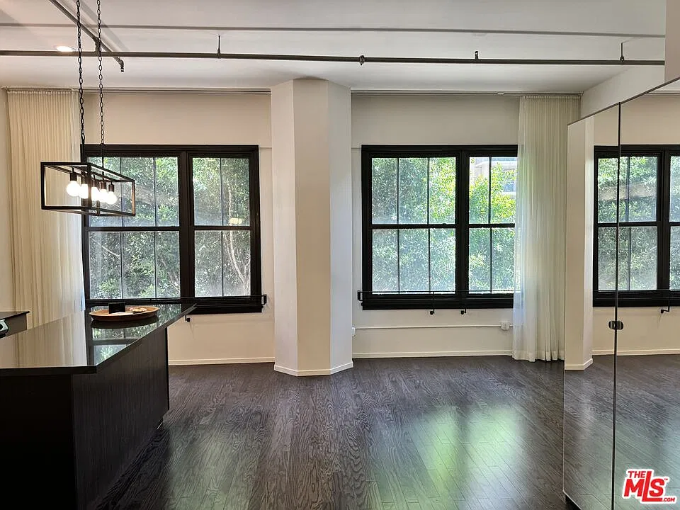 1645 N Vine St — Photo 4