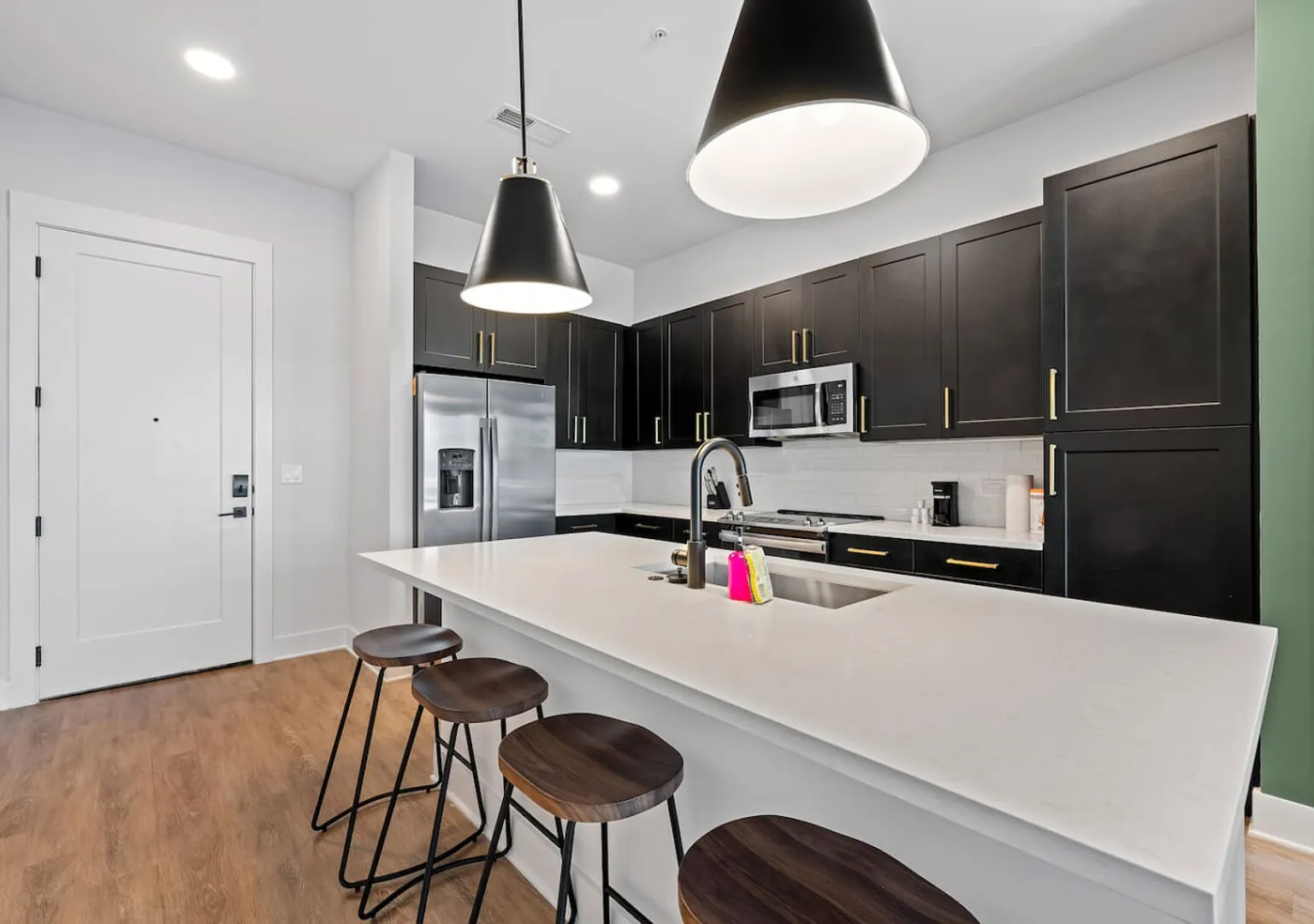 Spacious 2-Bedroom | Walk to Raymond James! — Photo 4