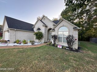 132 Oxford Dr, Jackson, TN 38305
