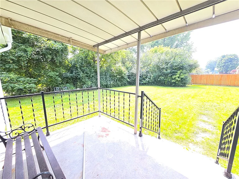 236 Jefferson Ave — Photo 14
