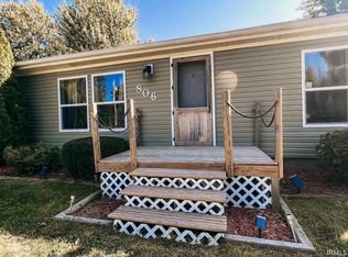 806 Queen Rd, Walkerton, IN 46574