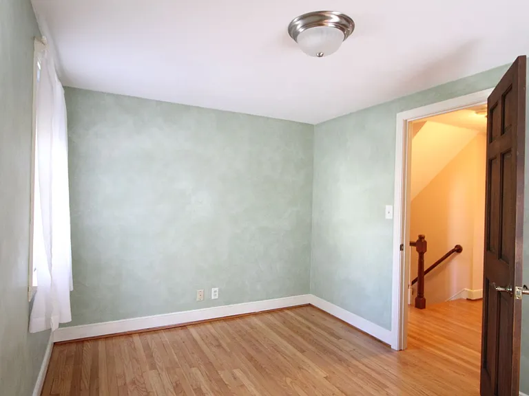 174 Henry St — Photo 16