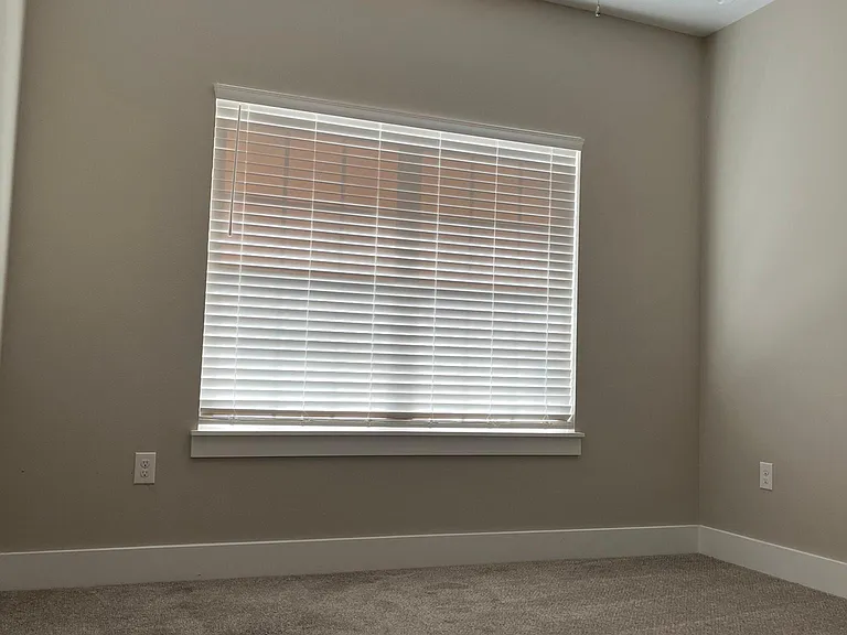 982 E Chestnut Ave — Photo 12