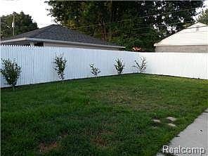5th image of 26524 Larchmont St