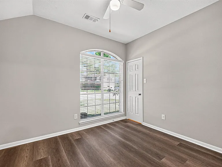 2902 Burgess Hill Ct — Photo 31