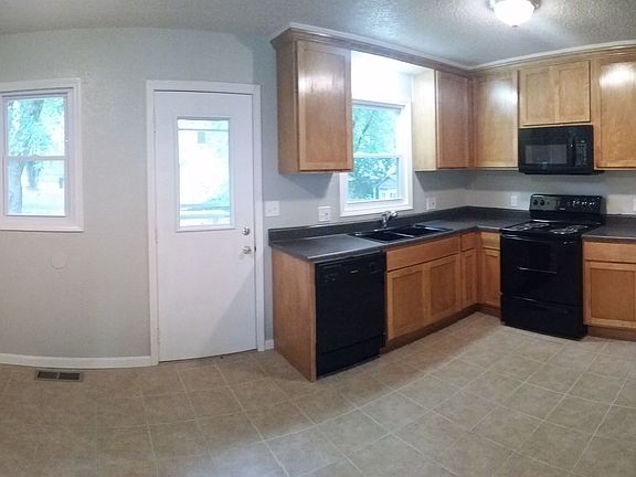4th image of 1706 Kingsway St