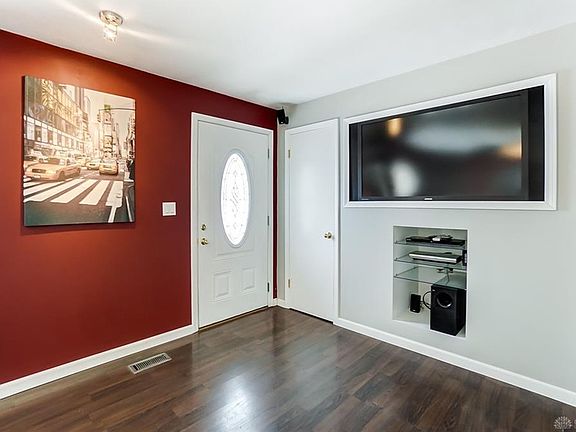 5th image of 3055 Warner Dr