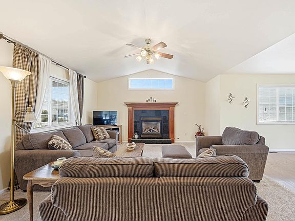 5th image of 2031 Rolling Hills Dr