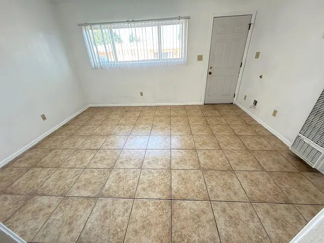 12317 Leona Ln — Photo 7