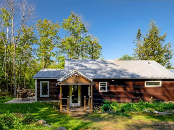 6 Kennedy Drive, Chelsea, VT 05038