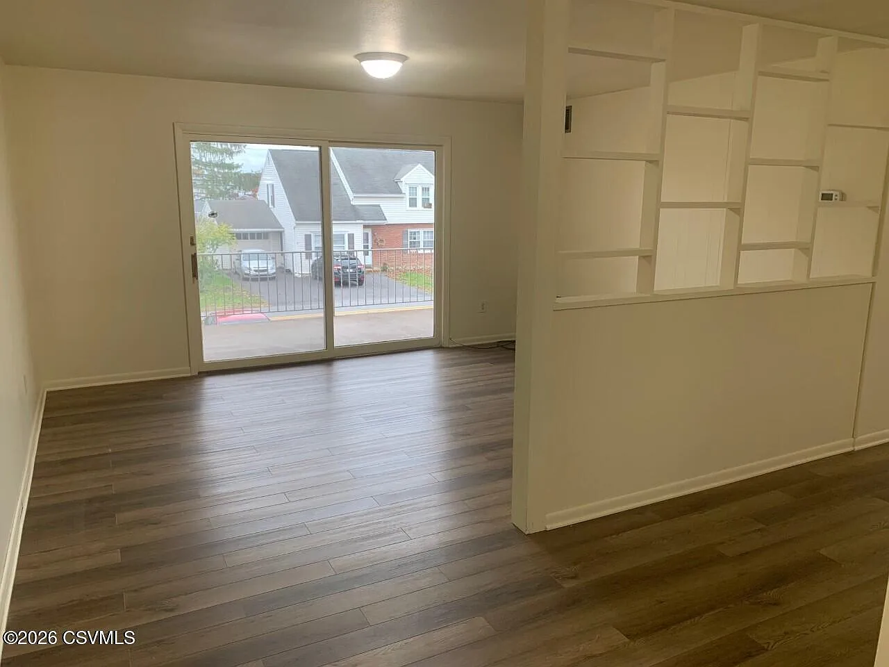 2 bed, 700 sqft, $1,050 — Photo 2