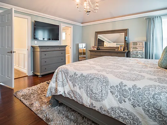 Sold by PRENDAMANO REAL ESTATE | media 23