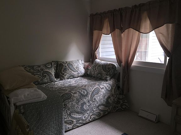 3rd image of 1258 Linden Dr