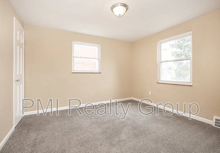 645 Babbitt Rd — Photo 11