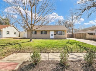 1902 Garden Hills Dr, Champaign, IL 61820