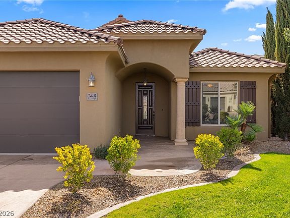 4th image of 748 Tivoli Crescent St