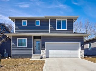 4728 167th St, Urbandale, IA 50323