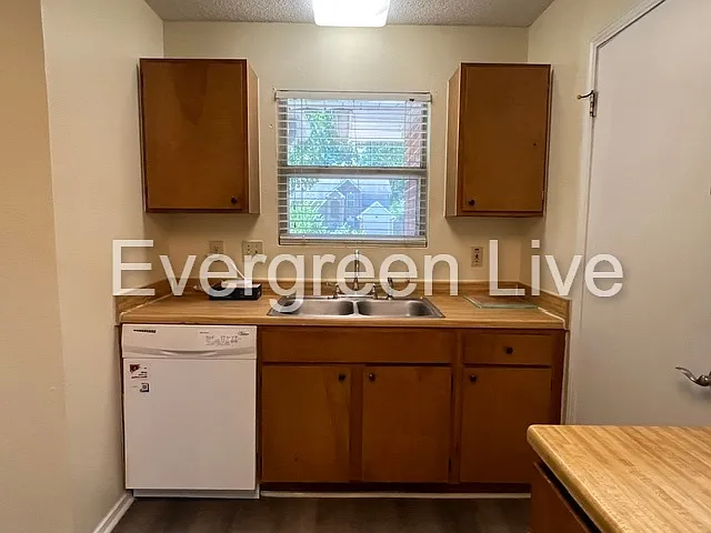 110 Barrow Ct — Photo 7