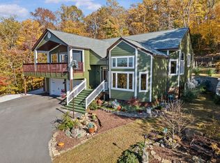 156 Overlook Dr, Pickens, SC 29671