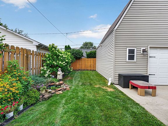 3rd image of 7502 Ira Ave