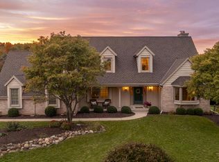 W241S5935 Autumn Haze Ct, Waukesha, WI 53189