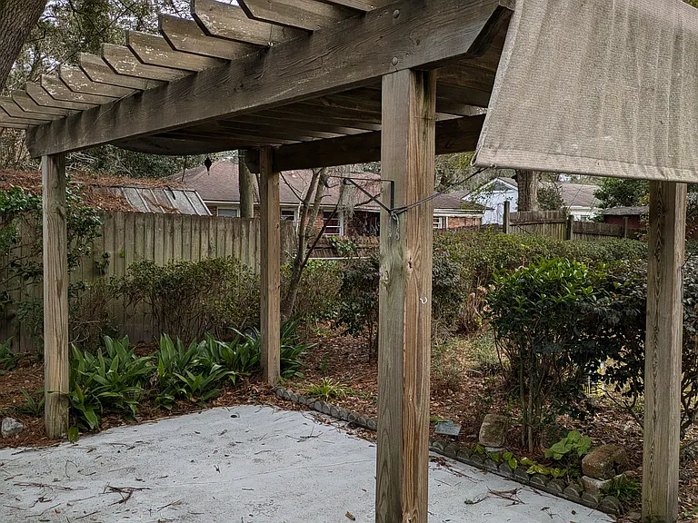 203 Tanglewood Rd — Photo 8