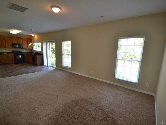4th image of 715 Woodlake Dr