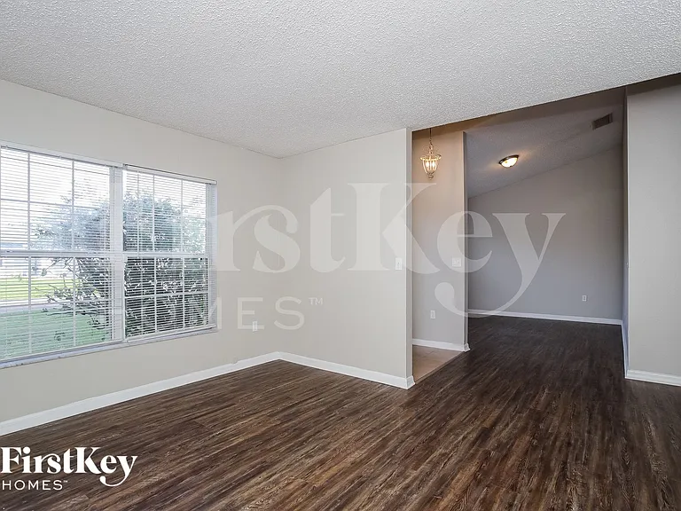 310 Puffer Ct — Photo 3