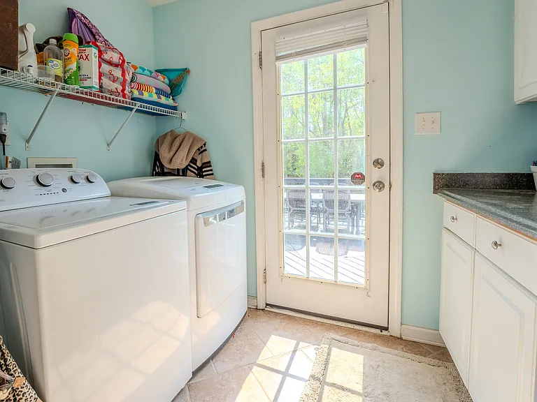 220 Dolphin Dr — Photo 29