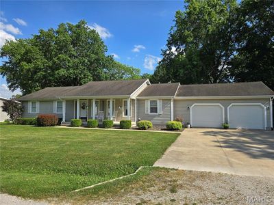 310 E 1st St, Ramsey, IL, 62080