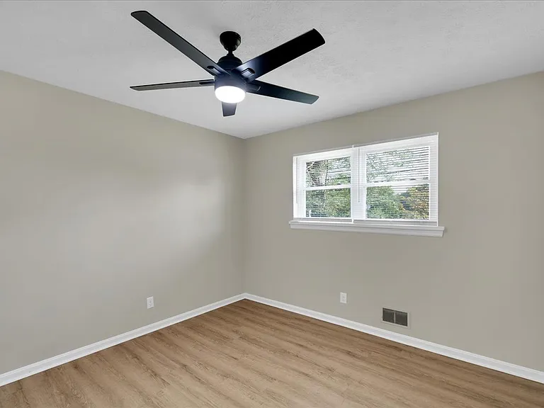 453 Flatlick Rd — Photo 17