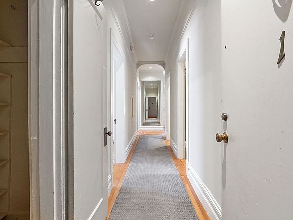 5th image of 304 Walnut St APT 1