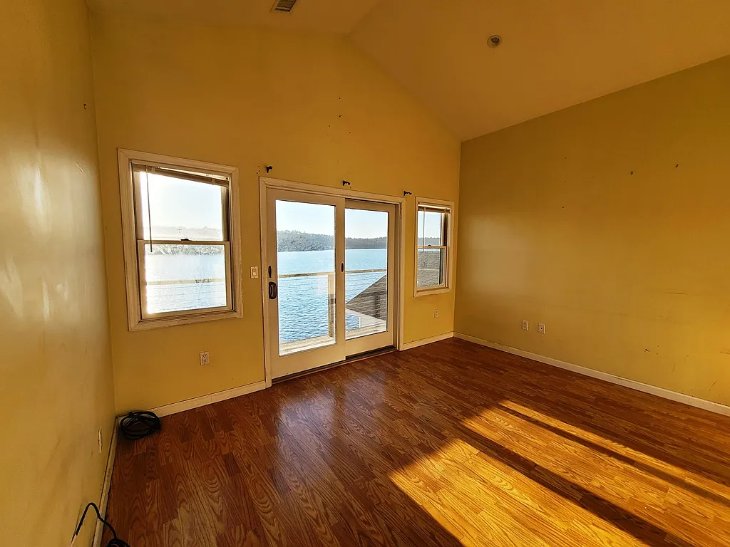 2 bed, 700 sqft, $1,450 — Photo 3