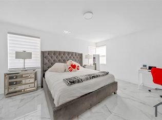 365 NW 153rd Ln, Pembroke Pines, FL 33028