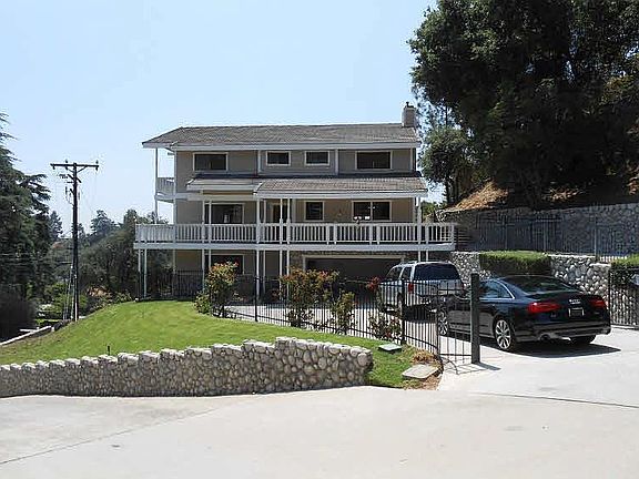 2nd image of 547 Norumbega Dr