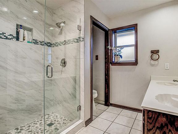 4th image of 129 Carnoustie Dr