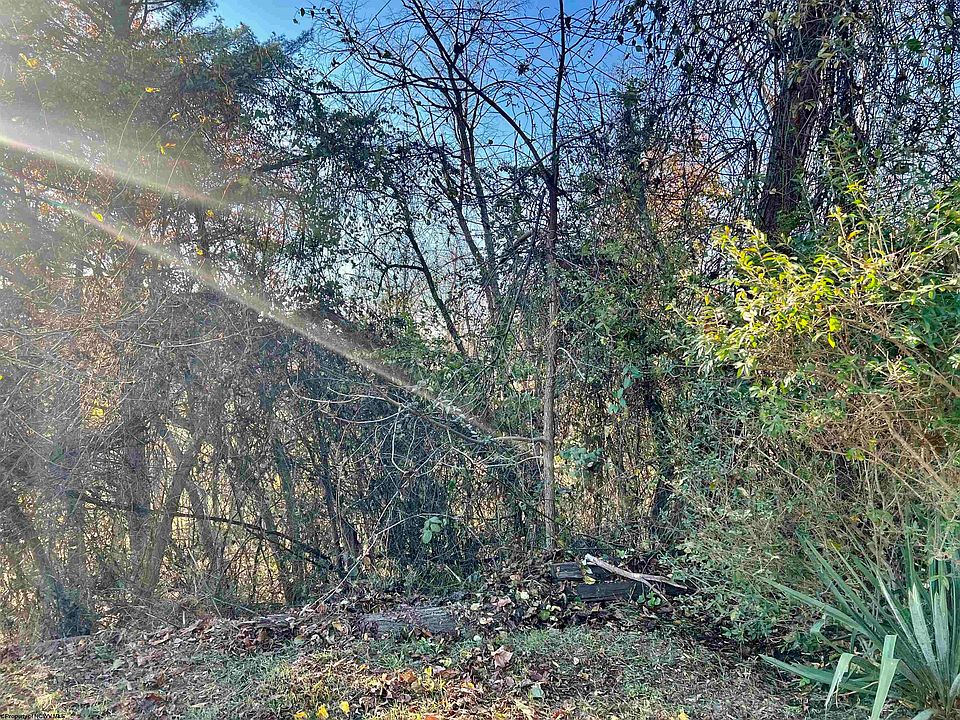1st image of Bel Manor Dr