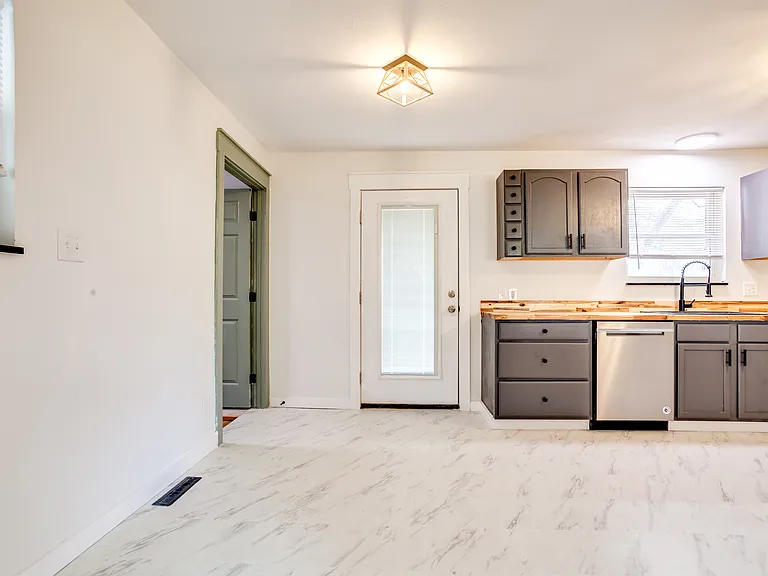 6608 Langston Dr — Photo 17
