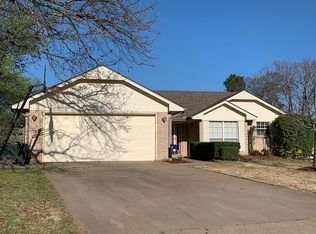 202 Circle Dr, Fort Gibson, OK 74434