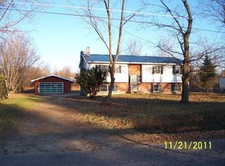 16 Clark St, Moira, NY 12957