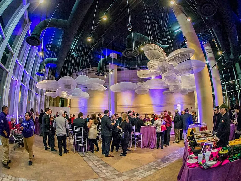 Enjoy the many events and activities hosted by the Rosslyn community throughout the year.