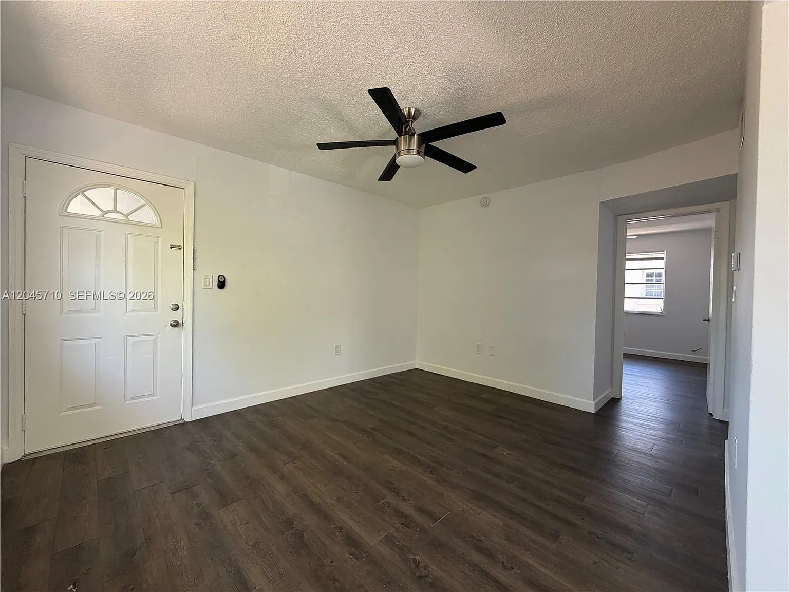 2 bed, 1.0 bath, $1,975 — Photo 4